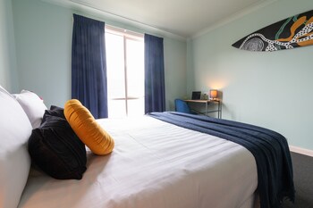 roamer st kilda formerly selina st kilda