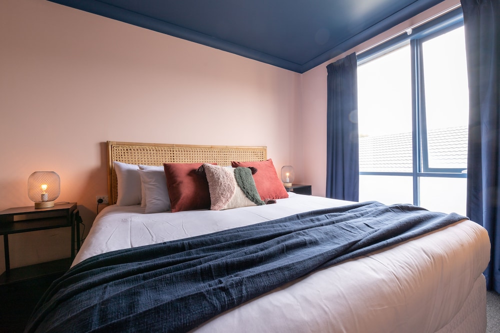 roamer st kilda formerly selina st kilda