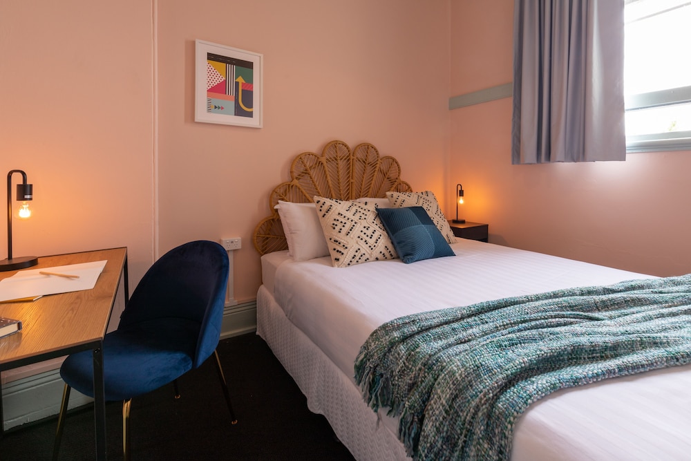 roamer st kilda formerly selina st kilda