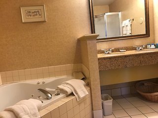 Best Western Plus Revere Inn & Suites,Lancaster>>Gordonville,3 star