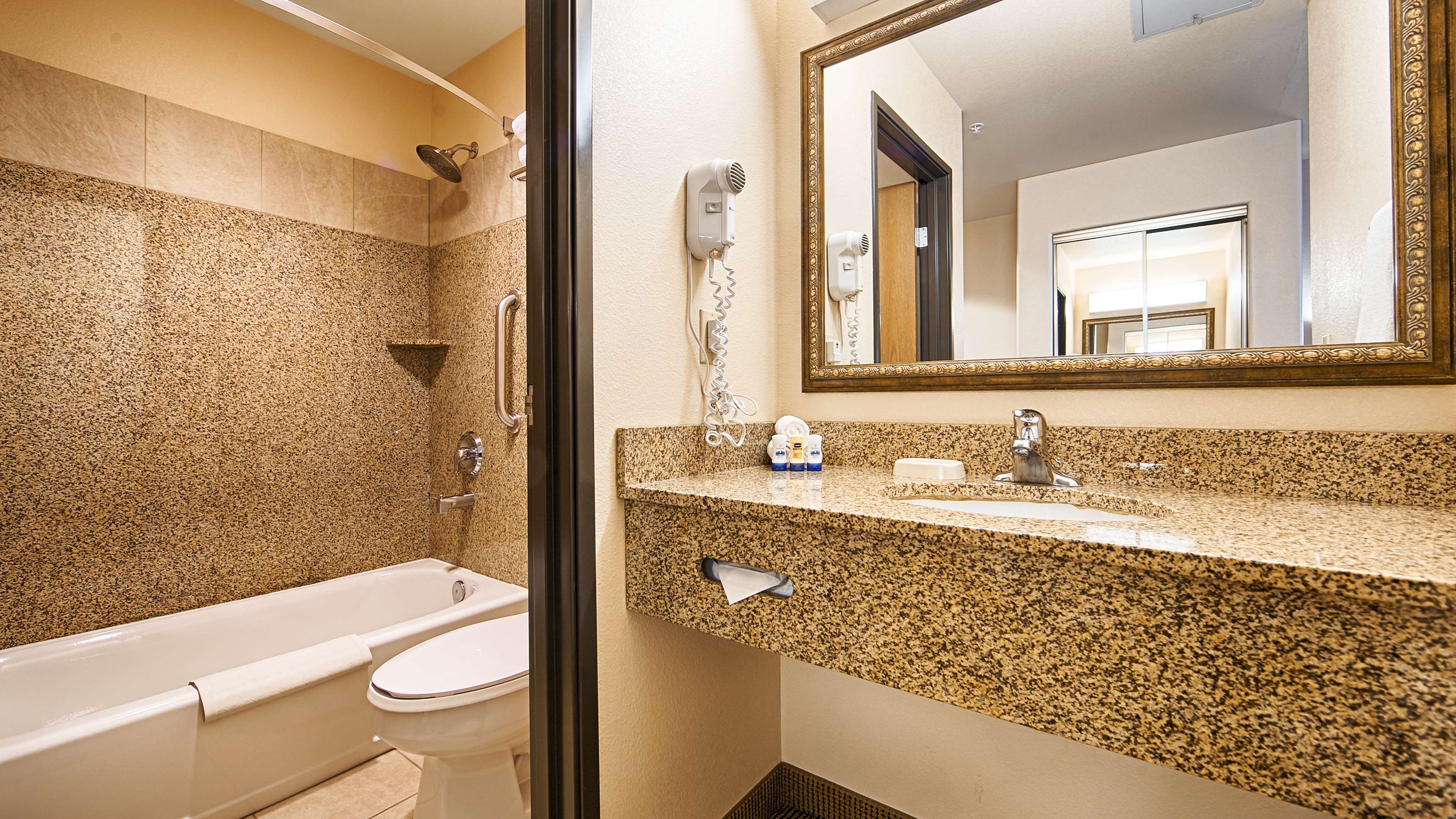 best western territorial inn and suites