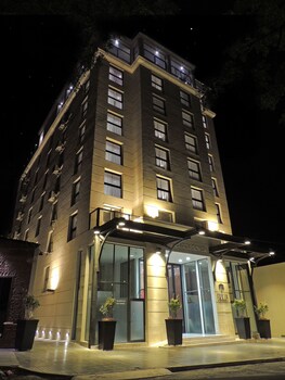Premium Tower Suites San Luis,Near New York Casino,4 star
