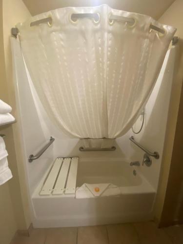 cobblestone hotel and suites broken bow