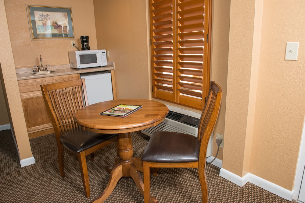 gatlinburg town square by exploria resorts