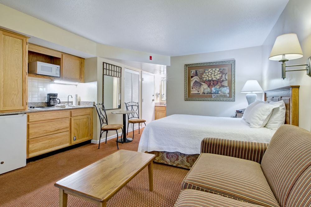 gatlinburg town square by exploria resorts