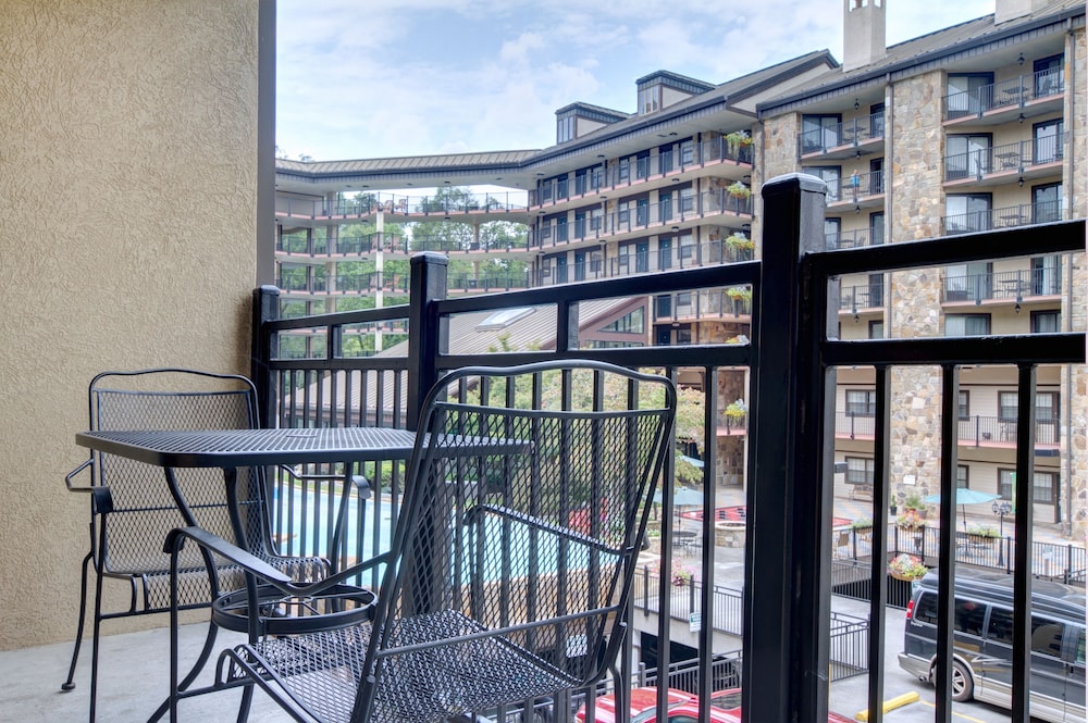 gatlinburg town square by exploria resorts