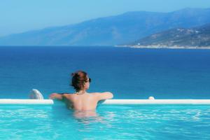 cavos bay hotel and studios