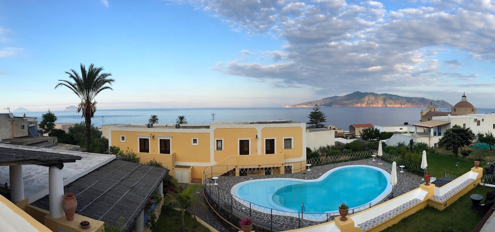 hotel arcangelo salina
