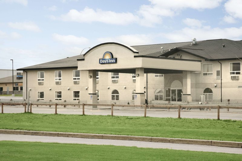 days inn and suites by wyndham thompson