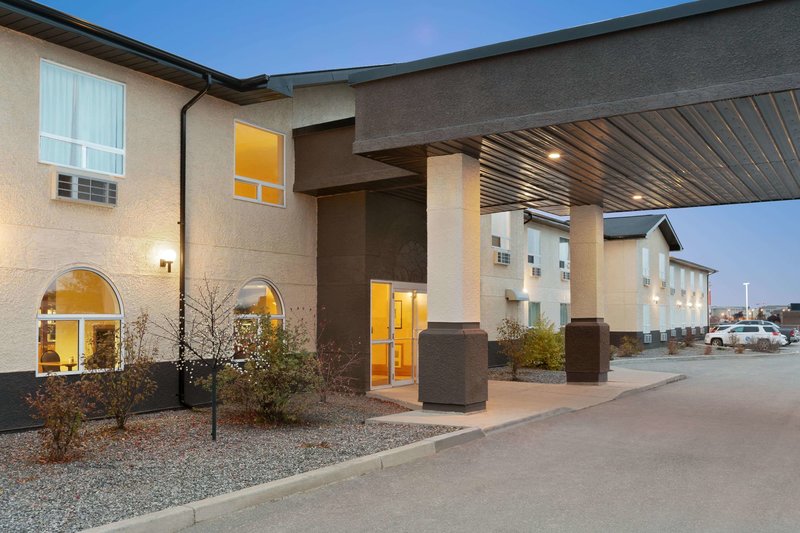 days inn and suites by wyndham thompson