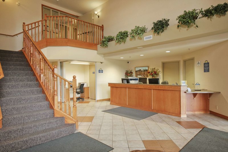 days inn and suites by wyndham thompson