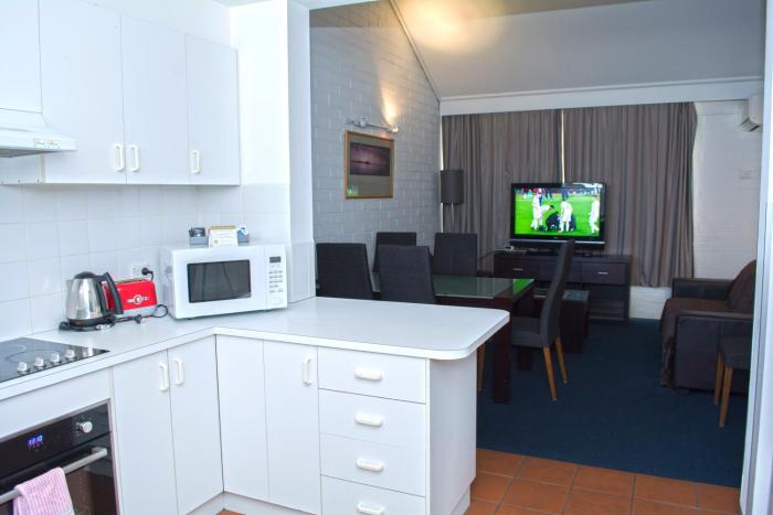 alexander motor inn and apartments