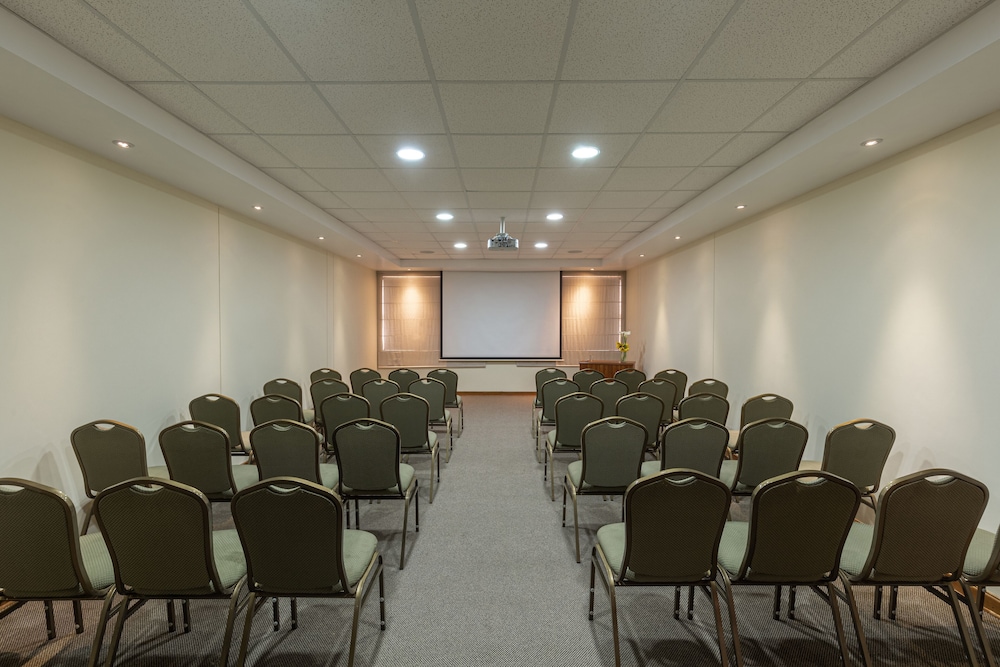 lp los portales hotel tarma