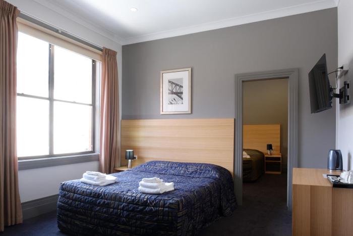 royal exhibition hotel