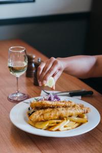 royal exhibition hotel