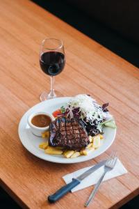 royal exhibition hotel