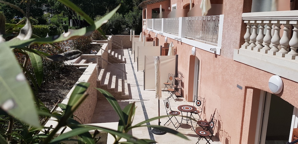 hotel les bastides st paul
