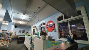 surf n snow backpackers hostel