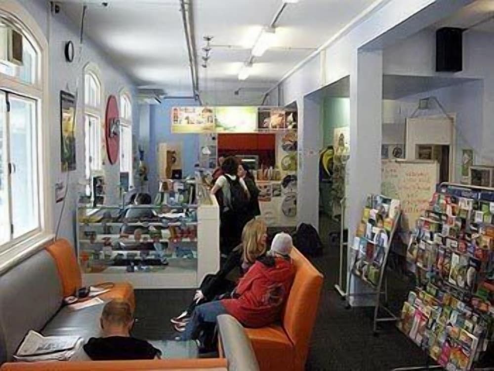 surf n snow backpackers hostel