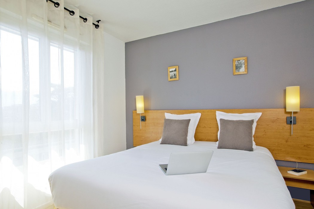 sejours and affaires annecy pont neuf