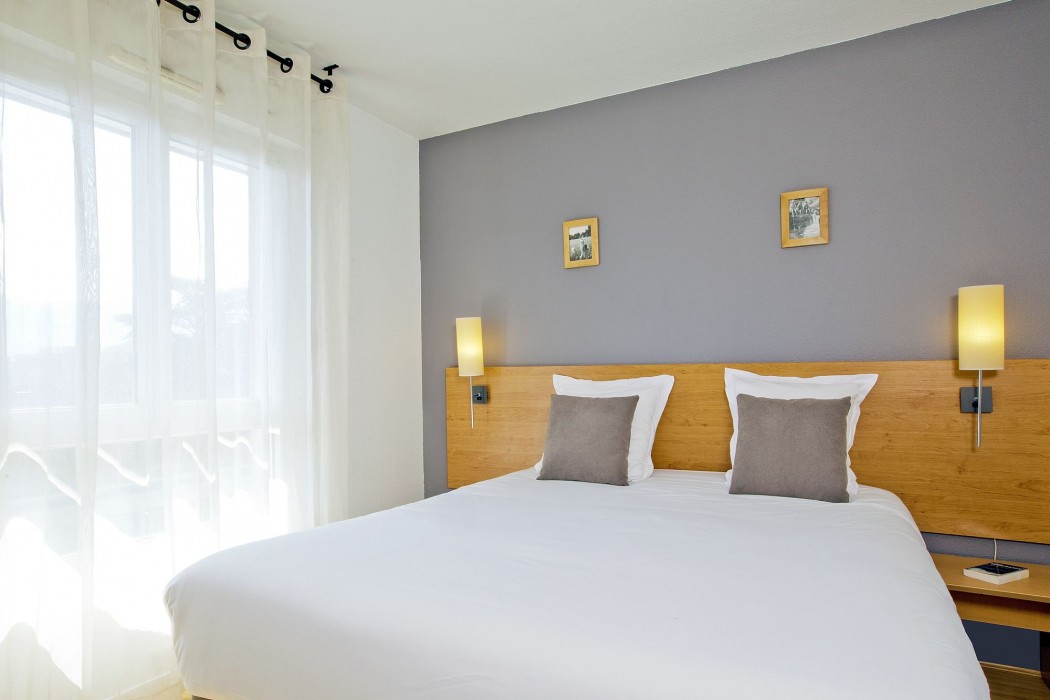 sejours and affaires annecy pont neuf