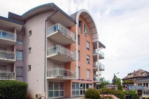 sejours and affaires annecy pont neuf