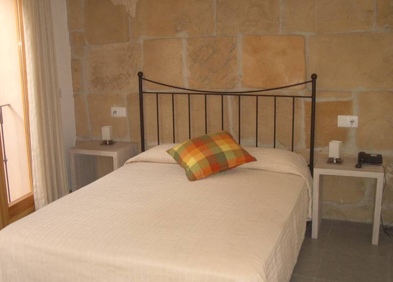 lhostal hotel dinterior