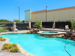 La Quinta Inn & Suites Dallas Grand Prairie South,Grand Prairie>>Dallas,3 star
