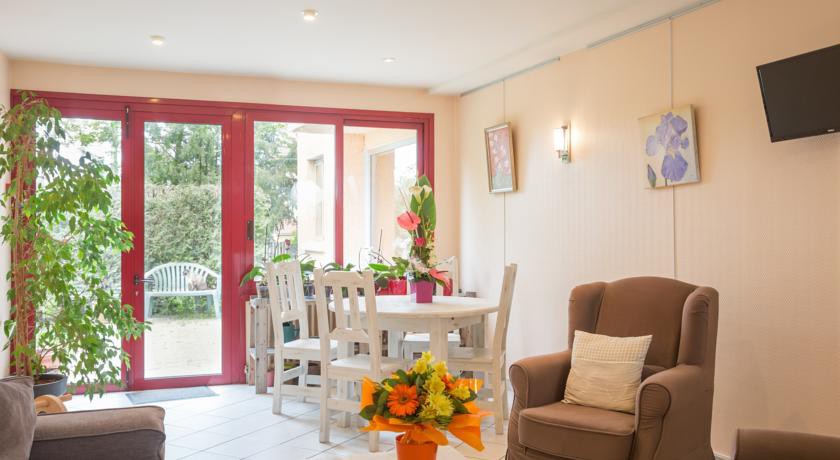 La Terrasse Fleurie,315 Rue Fontaine,2 star