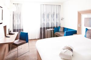 Novotel London Brentford,Near Griffin Park Stadium,4 star