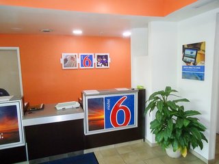 motel 6 jackson airport pearl