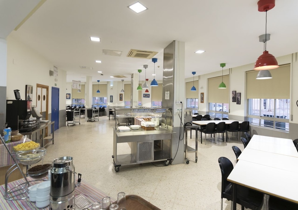 albergue inturjoven malaga