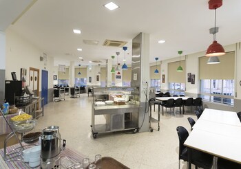 albergue inturjoven malaga