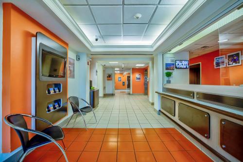 Motel 6 Burlington, On - Toronto West - Oakville,Hamilton>>Burlington,2 star