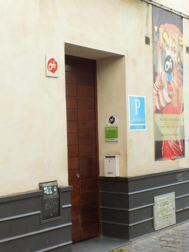 oasis backpackers hostel sevilla and coworking