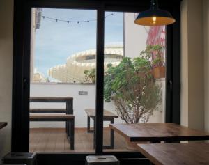 oasis backpackers hostel sevilla and coworking