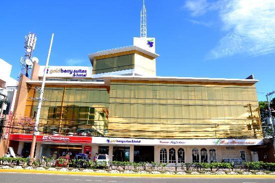goldberry suites and hotel mactan