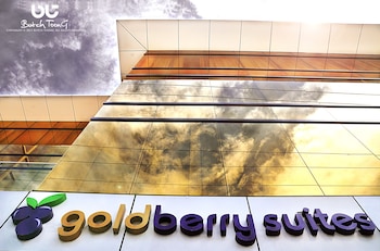 goldberry suites and hotel mactan
