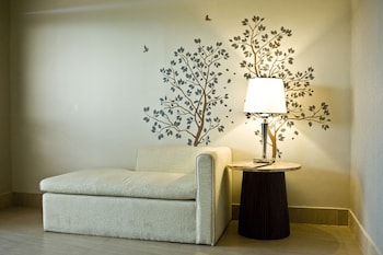 goldberry suites and hotel mactan