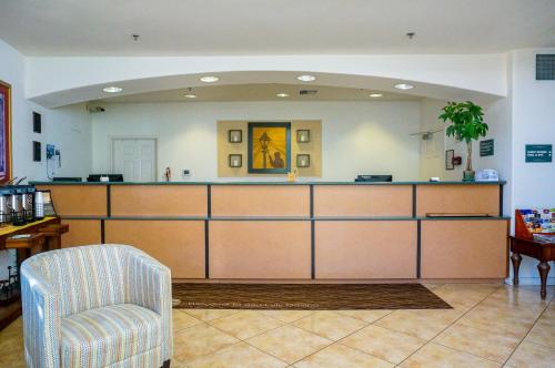 lamplighter inn and suites