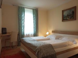 Hotel - Pension Adlerhof,Elisabeth-Vorstadt>>Attersee,2 star