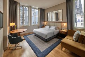 Hilton Cologne,Cologne>>Altstadt-Nord,5 star