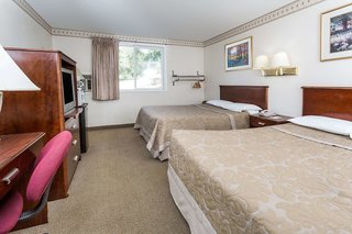 super 8 by wyndham colorado springs chestnut street