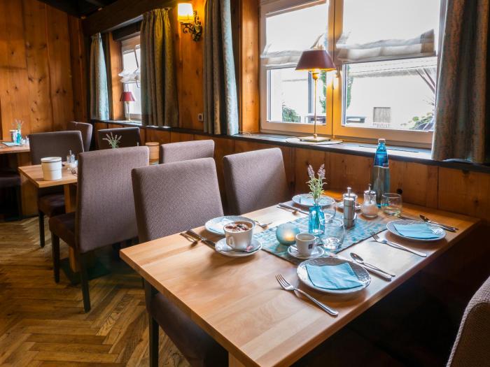 hotel restaurant lowen