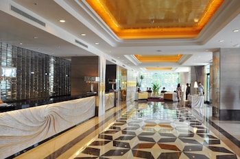 monarch skyline hotel