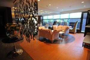 monarch skyline hotel