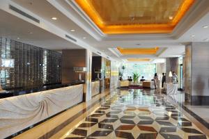 monarch skyline hotel
