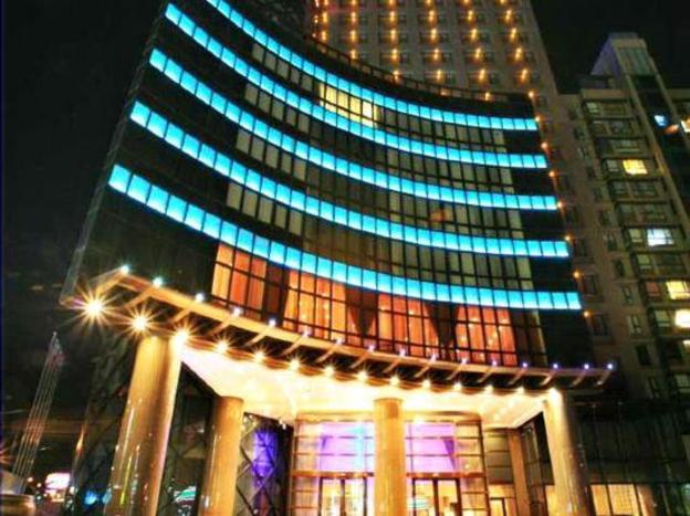 monarch skyline hotel