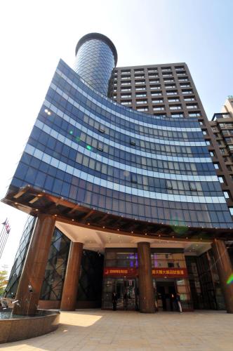 monarch skyline hotel