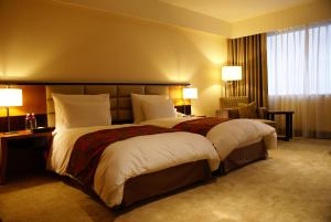 monarch skyline hotel